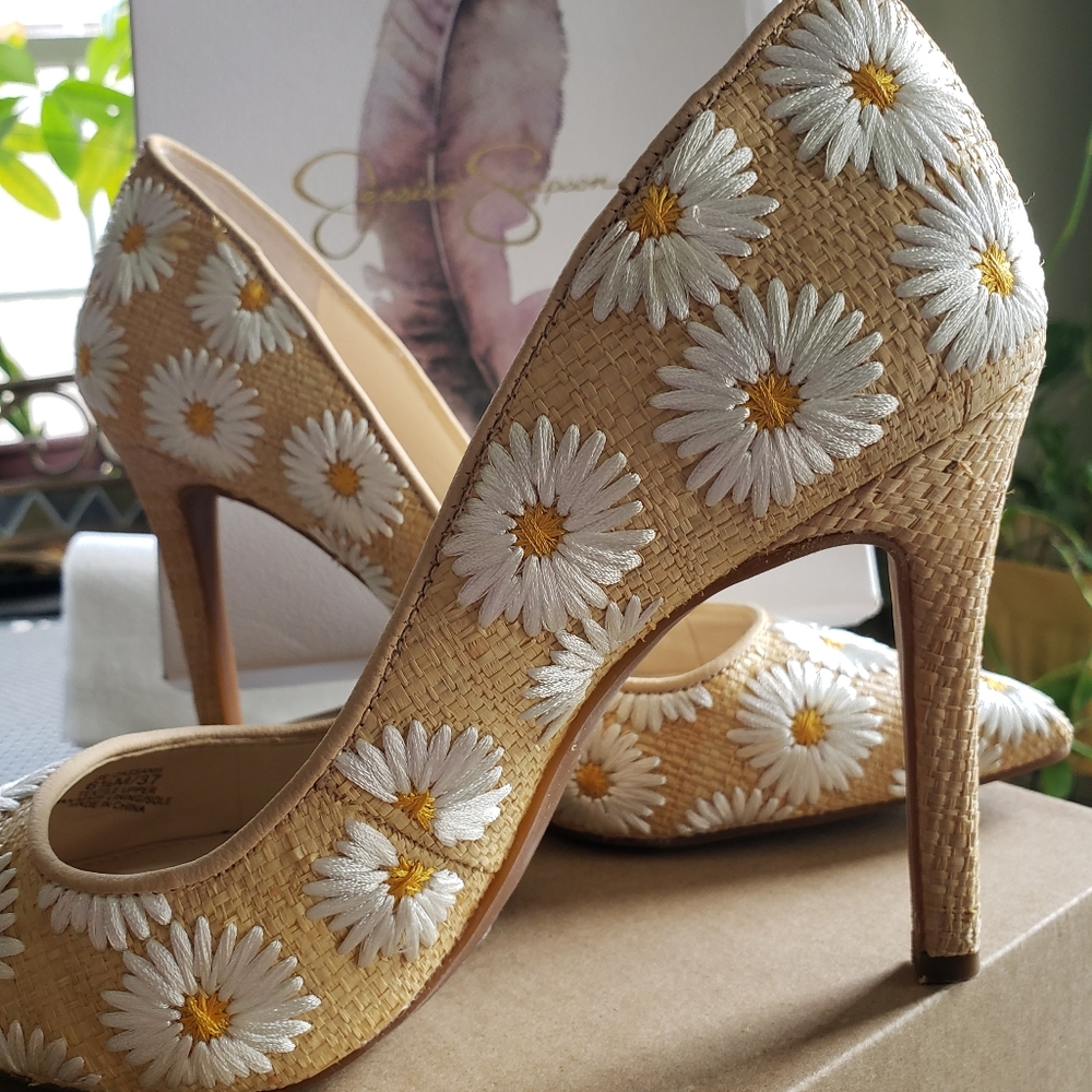 High heel pump